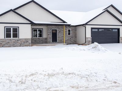 N8912 Harrisville Ct, Menasha, WI, 54952