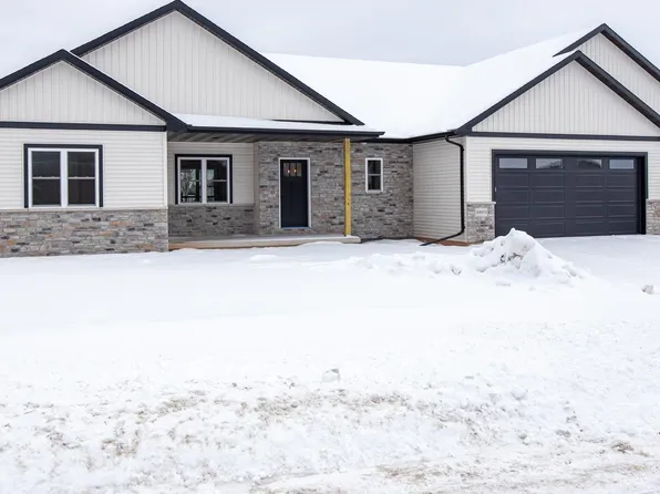 N8912 Harrisville Ct, Menasha, WI 54952