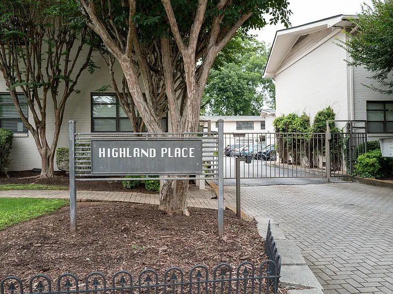 808 Greenwood Ave NE #107 — Photo 12