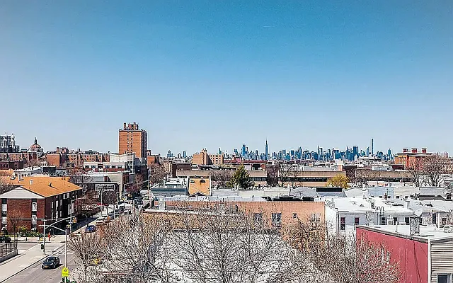 Rented by Freestone Property Group | media 10