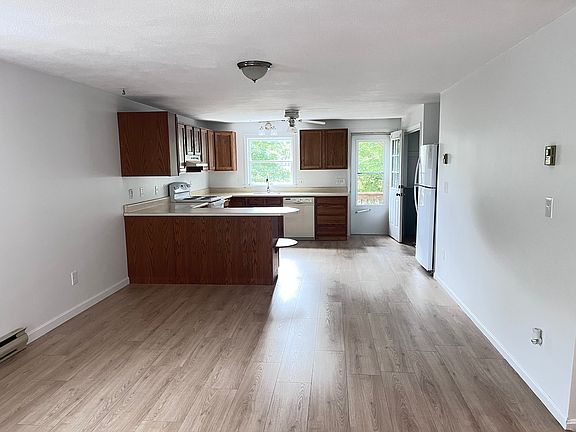 3rd image of 79 Grand View Ave #1