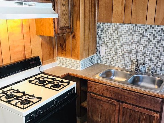 3rd image of 5837 Forest Ave