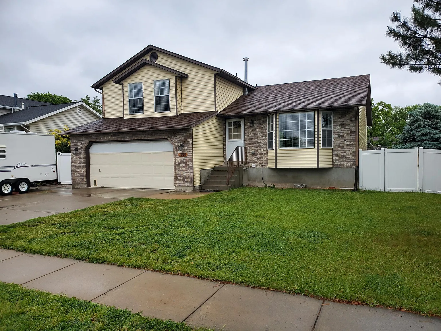 5 bed, 2297 sqft, $700 — Photo 1