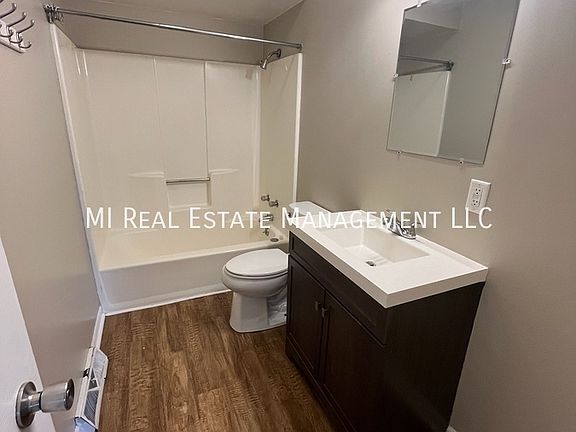 4th image of 14745 Riley St