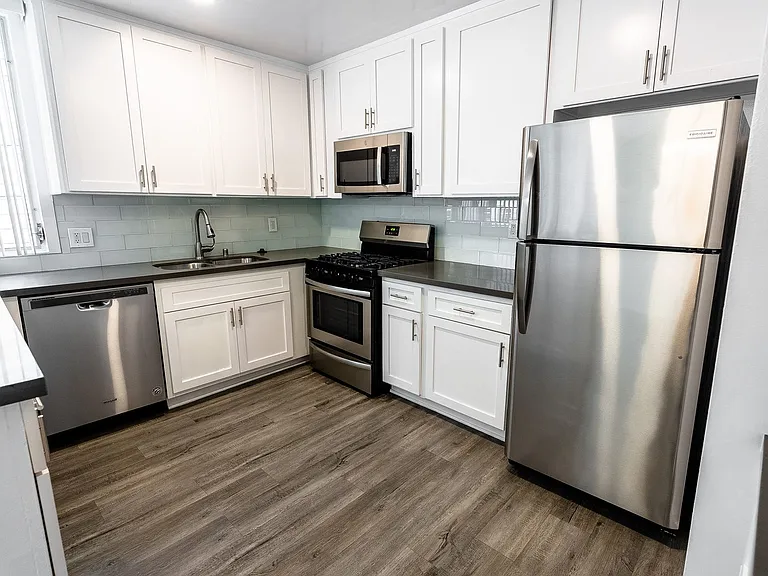 115 North Wetherly Drive — Photo 5