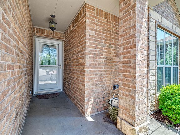 3rd image of 1208 Coventry Ln