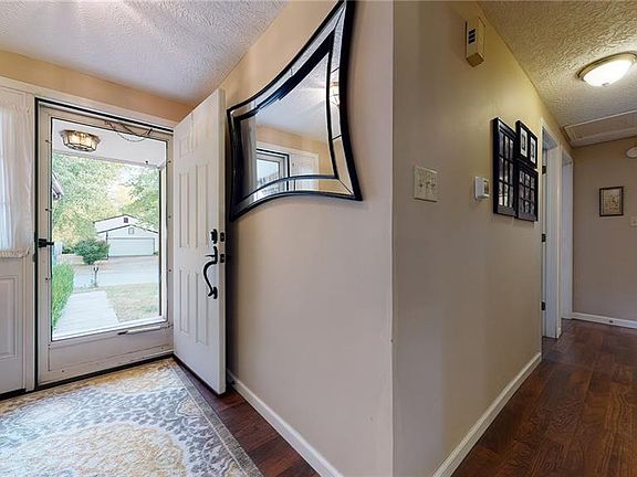 4th image of 4220 Clayburn Dr