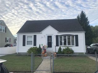 170 Baxter St, Pawtucket, RI 02861