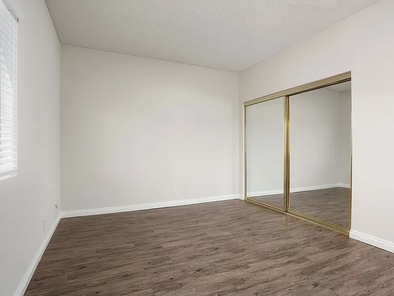 5709 Kester Ave #7 — Photo 10