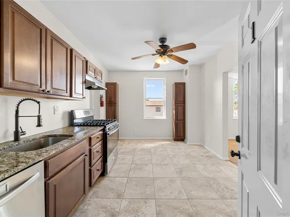 402 Jericho Tpke #1, New Hyde Park, NY 11040