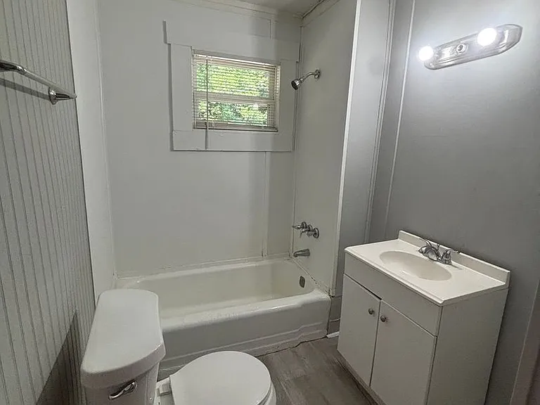 156 Garrett St — Photo 16