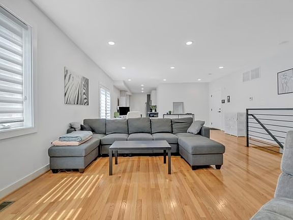 5th image of 1416 22nd St SE #2