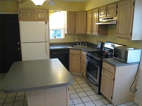 2nd image of 2817 Washington Ave
