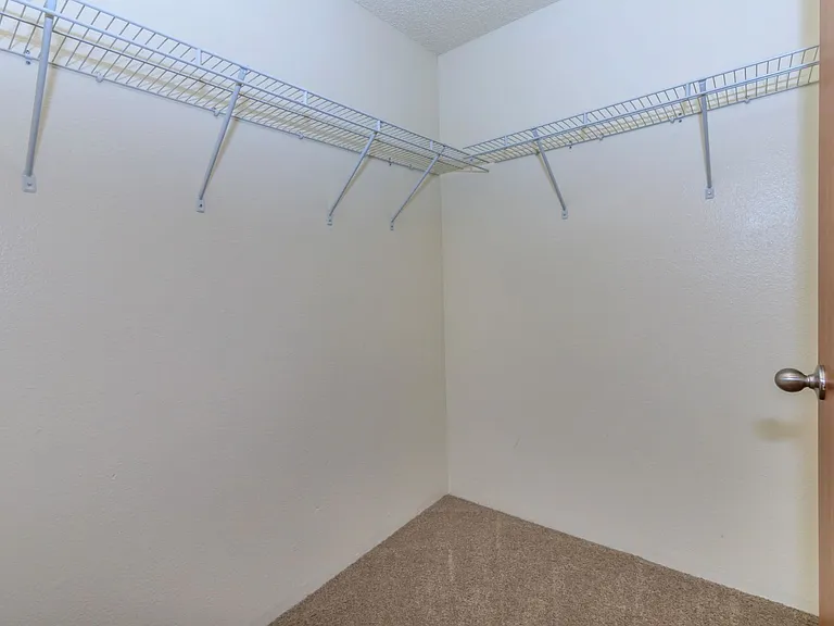 Autumn Ridge Apartments — Photo 26