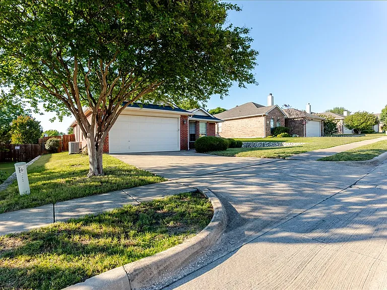 10332 Trevino Ln — Photo 3