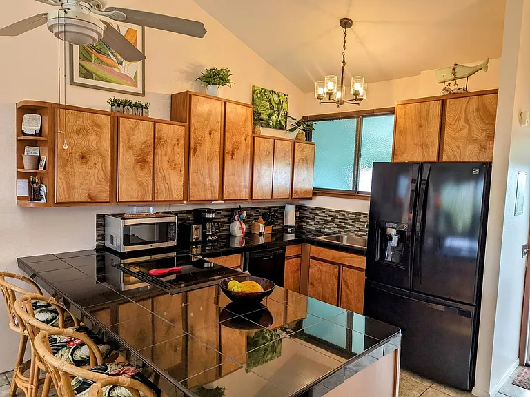 1875 Kalanianaole St #708 — Photo 3