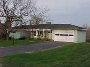19620 Woodside Dr, Watertown, NY 13601