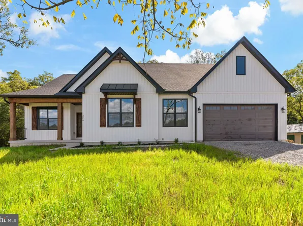 328 Comstock Dr, Shepherdstown, WV 25443
