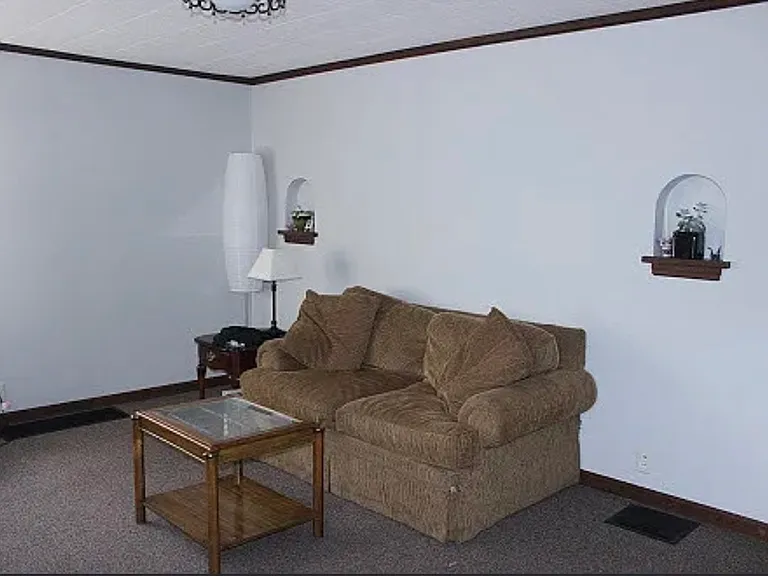 1517 N Woodridge Ave — Photo 10
