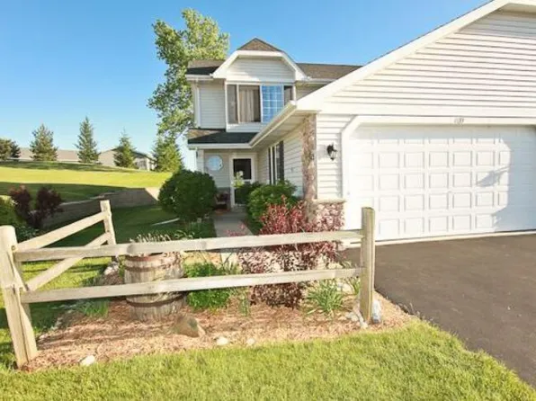 1139 Ellys WAY, Slinger, WI 53086
