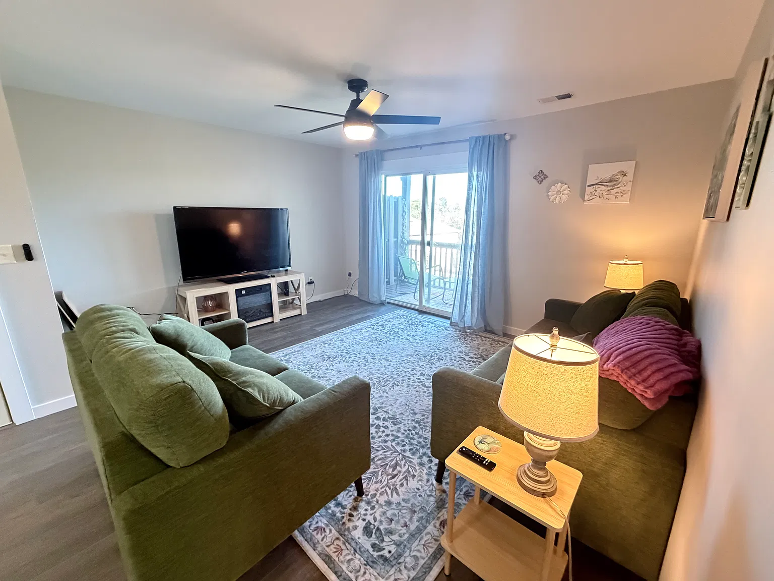 3 bed, 1100 sqft, $1,450 — Photo 4