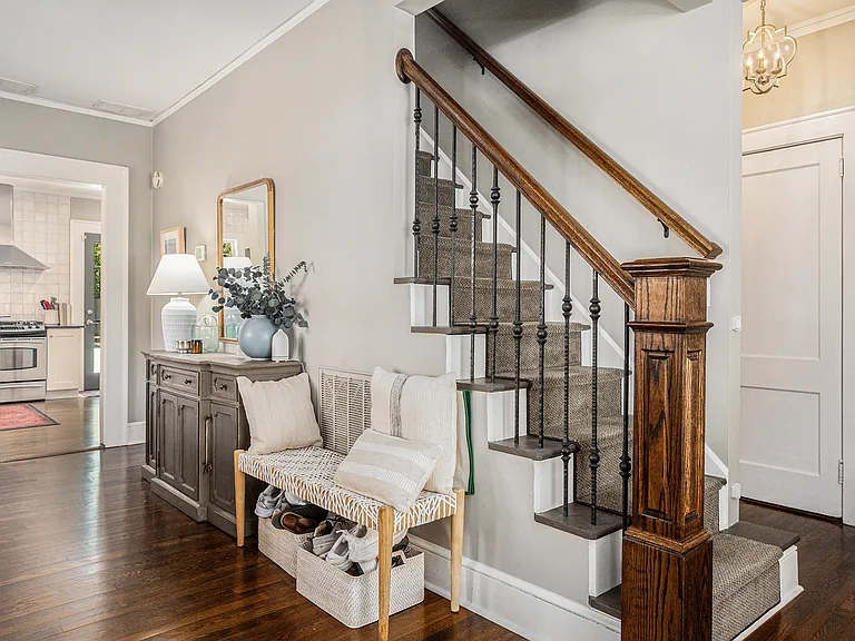 614 Cooledge Ave NE — Photo 4