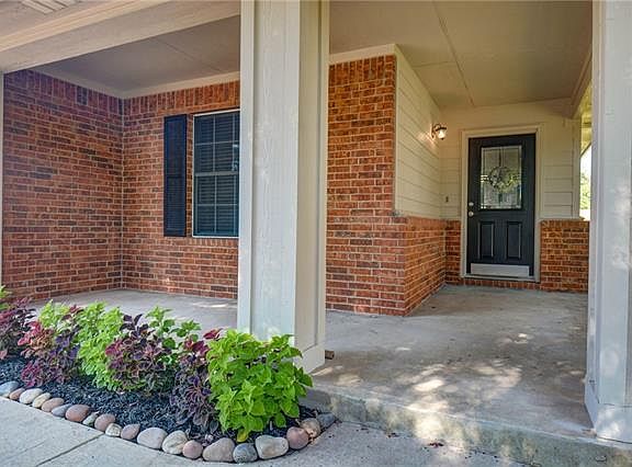 3rd image of 214 Bryant Dr