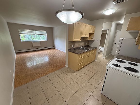 5th image of 301 Victor St