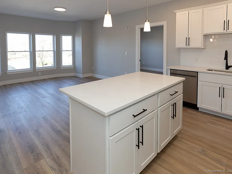 300 Harbour Close #B-34 — Photo 8