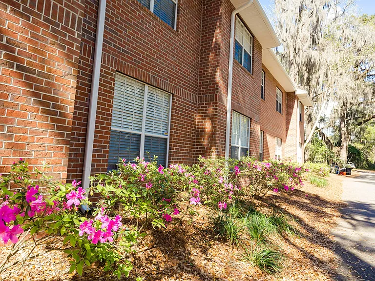 Ansley Terrace — Photo 2