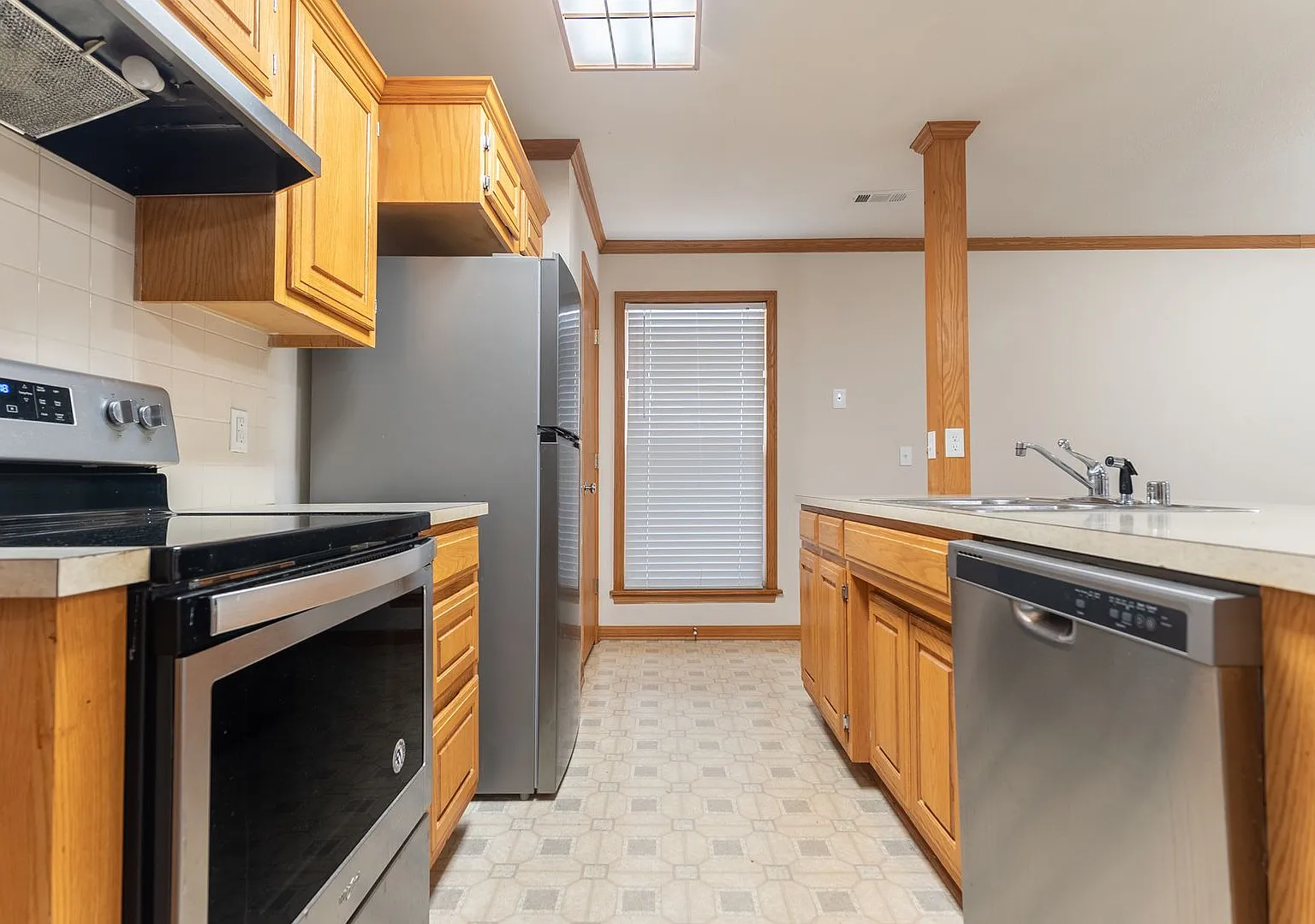 4 BR/2.5 BA Duplex in East Fayetteville — Photo 4