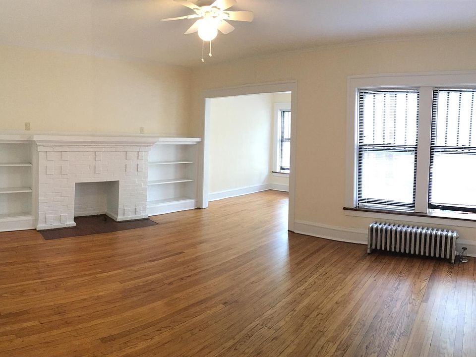 2nd image of 5754 N Winthrop Ave