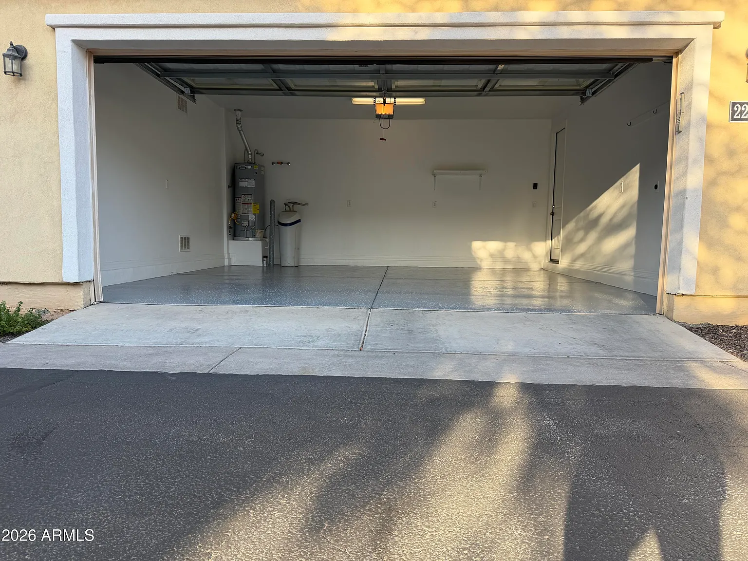 3 bed, 2.5 bath, 2129 sqft, $2,599 — Photo 4