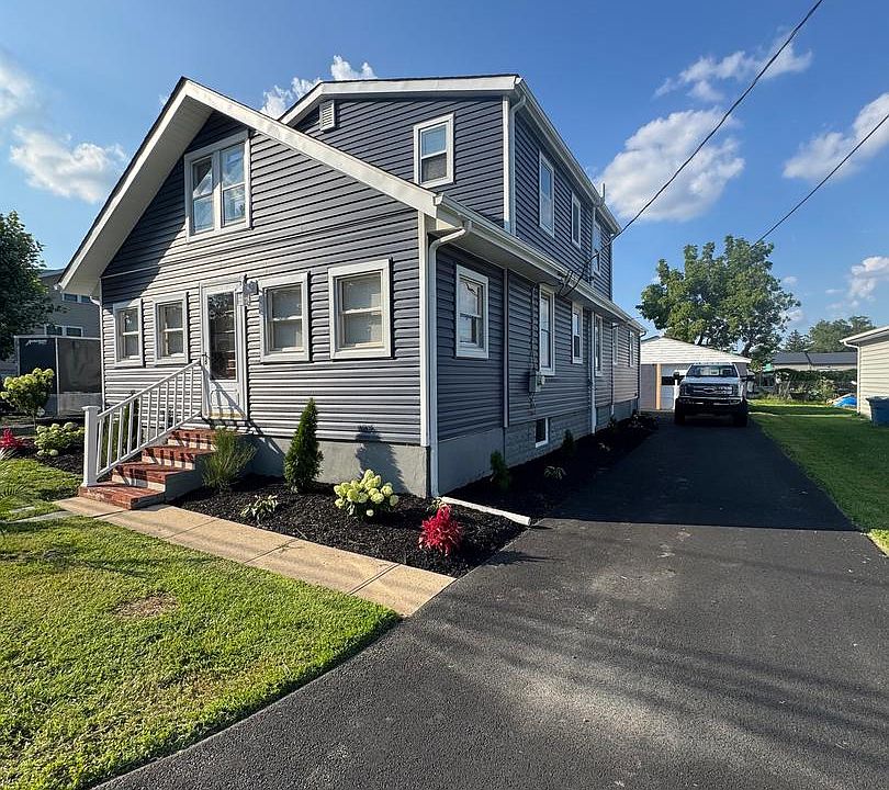 1st image of 7 Revis Ave