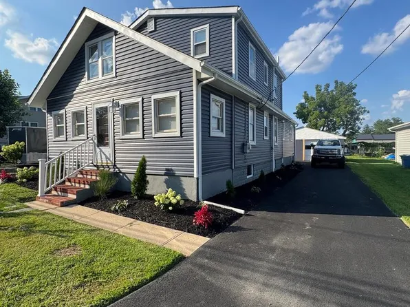 7 Revis Ave, New Castle, DE 19720