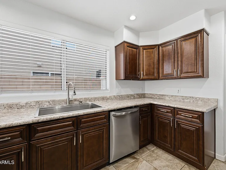 3906 E Kimberly Way — Photo 5