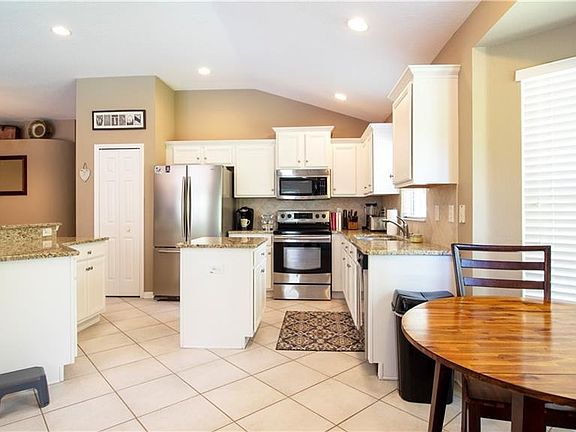 4th image of 16946 Nikki Ln