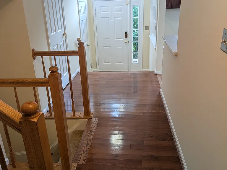 11908 Matthews Ct — Photo 4