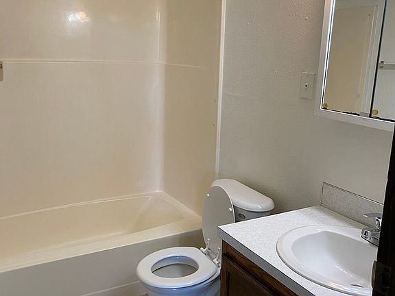 5th image of 3201 E Rosser Ave APT 3