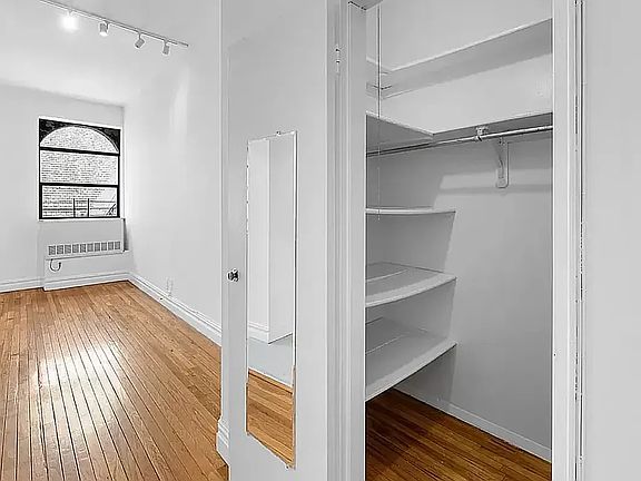4th image of 154 W 70th St APT 4L