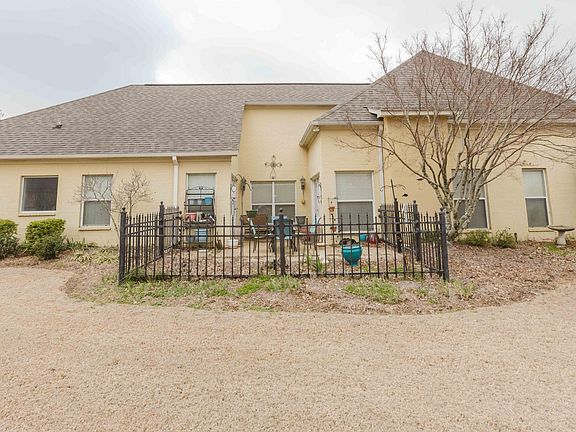 2nd image of 263 Lighthouse Ln