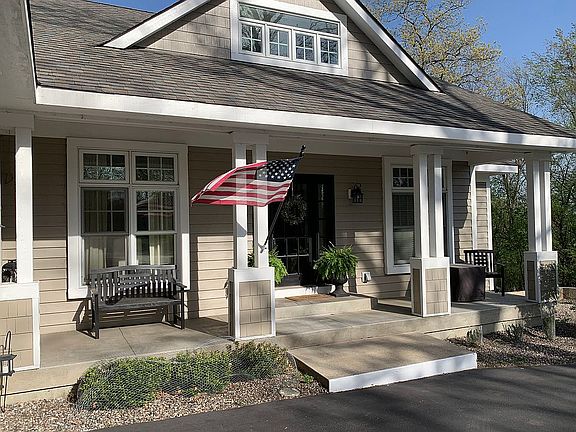 3rd image of 1321 Eagle Dr