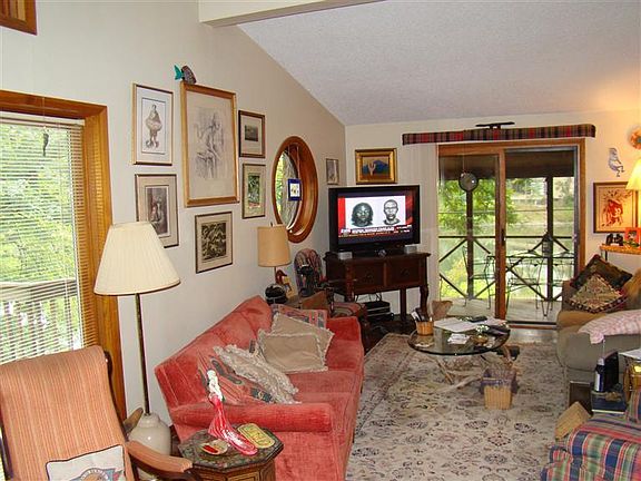 4th image of 15 Hillside Dr