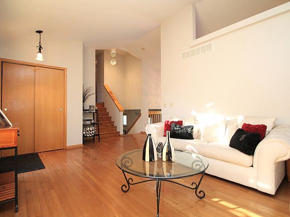 5th image of 5938 Gables Dr
