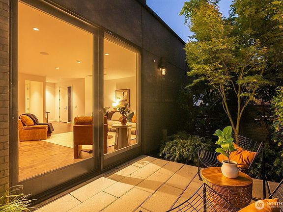 4th image of 6015 53rd Avenue NE