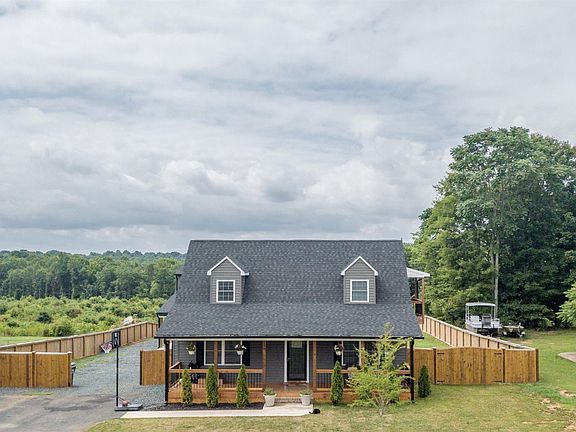 3rd image of 128 Hannah Way