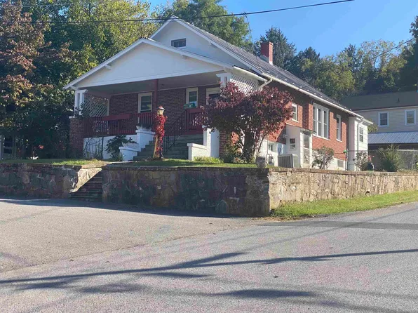 118 W Liberty St, Staunton, VA 24401