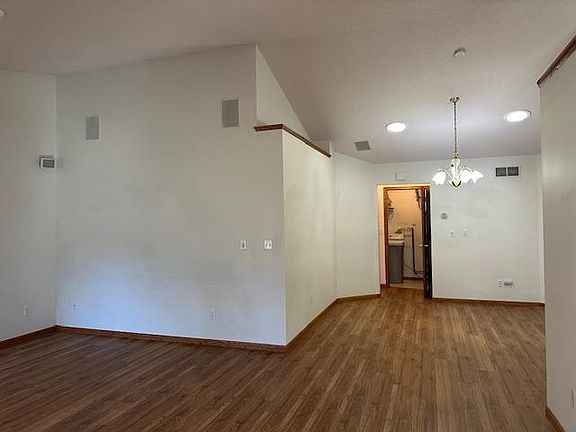 4th image of 1357 Jackson Dr