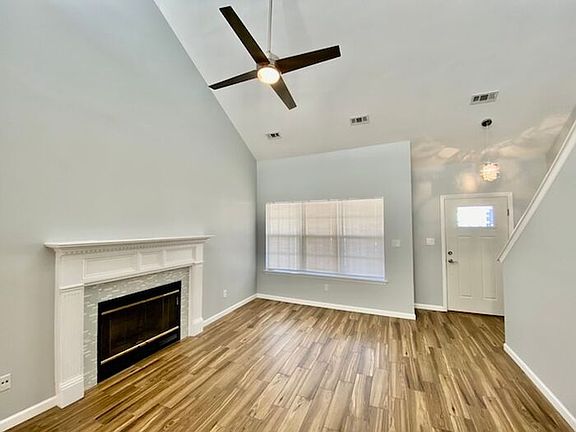 2nd image of 304 Harvestwood Ct