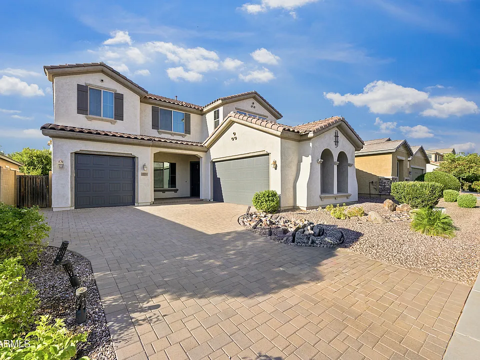 1930 E Horseshoe Dr